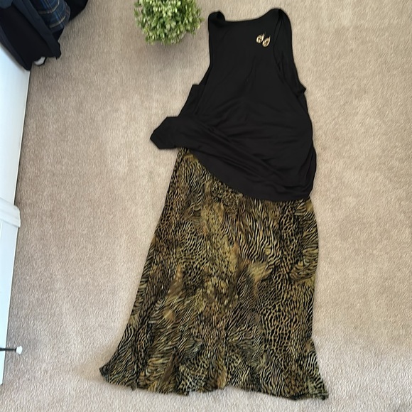NWT Skirt LG  Md-length Animal print  Jersey stretchy fabric. - Picture 5 of 7